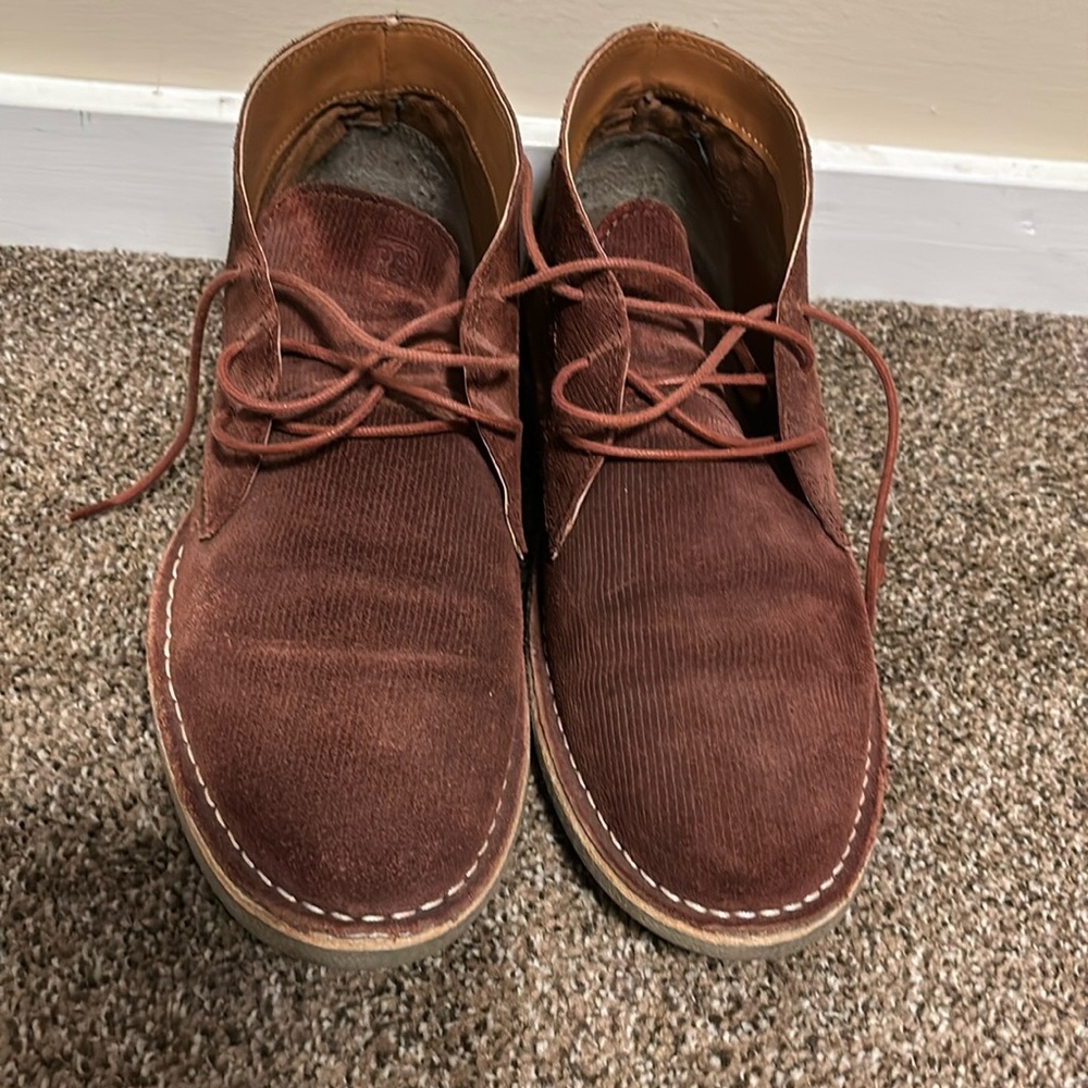 Men’s dark brown corduroy Chukka style boots